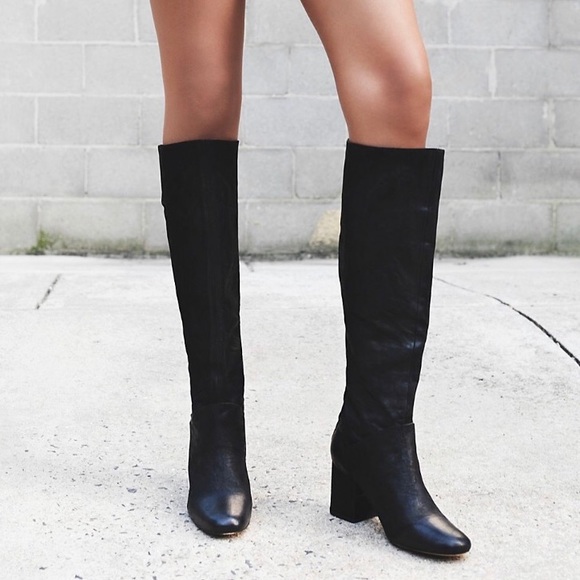 Free People Shoes - Newcastle boot in black nubuck, gently worn
